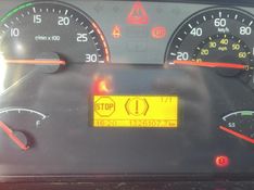 Volvo FM 370 6×2 Graneleiro 2010/2010 CAMINHÕES & CAMIONETAS PASSO FUNDO / Carros no Vale
