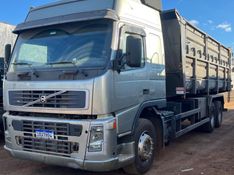 Volvo FM 370 6×2 Graneleiro 2010/2010 CAMINHÕES & CAMIONETAS PASSO FUNDO / Carros no Vale