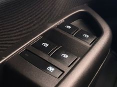 Chevrolet ONIX 1.4 MPFI LTZ 8V FLEX 4P AUTOMÁTICO 2018/2018 ADVANT AUTOMÓVEIS CAXIAS DO SUL / Carros no Vale