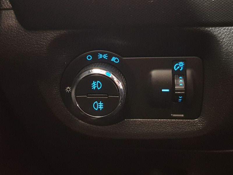 Chevrolet ONIX 1.4 MPFI LTZ 8V FLEX 4P AUTOMÁTICO 2018/2018 ADVANT AUTOMÓVEIS CAXIAS DO SUL / Carros no Vale