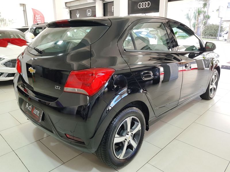 Chevrolet ONIX 1.4 MPFI LTZ 8V FLEX 4P AUTOMÁTICO 2018/2018 ADVANT AUTOMÓVEIS CAXIAS DO SUL / Carros no Vale
