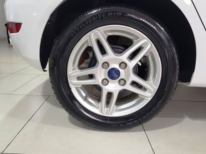 Ford FIESTA 1.6 TI-VCT FLEX SEL POWERSHIFT 2018/2018 ADVANT AUTOMÓVEIS CAXIAS DO SUL / Carros no Vale