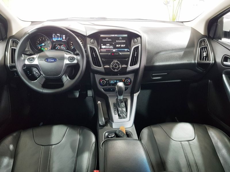 Ford FOCUS 2.0 TITANIUM PLUS SEDAN 16V FLEX 4P POWERSHIFT 2015/2015 ADVANT AUTOMÓVEIS CAXIAS DO SUL / Carros no Vale