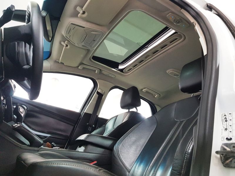 Ford FOCUS 2.0 TITANIUM PLUS SEDAN 16V FLEX 4P POWERSHIFT 2015/2015 ADVANT AUTOMÓVEIS CAXIAS DO SUL / Carros no Vale