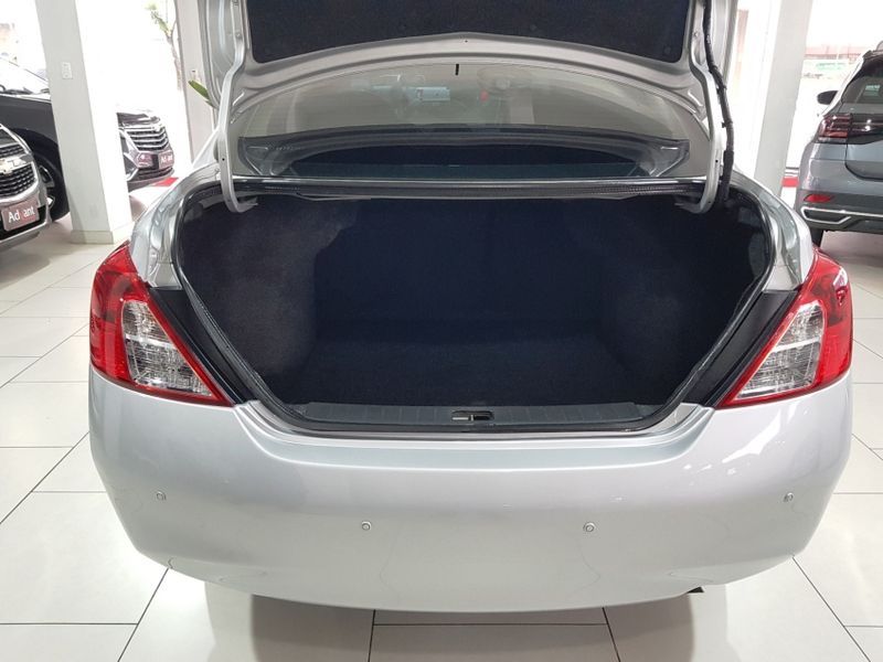 Nissan VERSA 1.6 16V FLEX SL 4P MANUAL 2013/2014 ADVANT AUTOMÓVEIS CAXIAS DO SUL / Carros no Vale