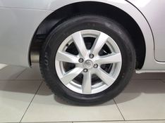 Nissan VERSA 1.6 16V FLEX SL 4P MANUAL 2013/2014 ADVANT AUTOMÓVEIS CAXIAS DO SUL / Carros no Vale