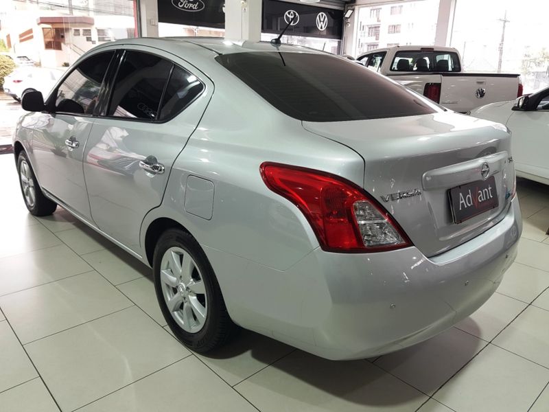 Nissan VERSA 1.6 16V FLEX SL 4P MANUAL 2013/2014 ADVANT AUTOMÓVEIS CAXIAS DO SUL / Carros no Vale
