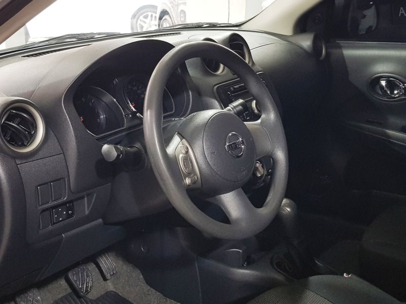 Nissan VERSA 1.6 16V FLEX SL 4P MANUAL 2013/2014 ADVANT AUTOMÓVEIS CAXIAS DO SUL / Carros no Vale