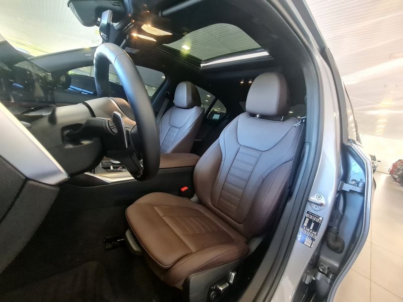 BMW 320i 2.0 16V TURBO FLEX M SPORT AUTOMÁTICO 2023/2024 CARRO DEZ NOVO HAMBURGO / Carros no Vale