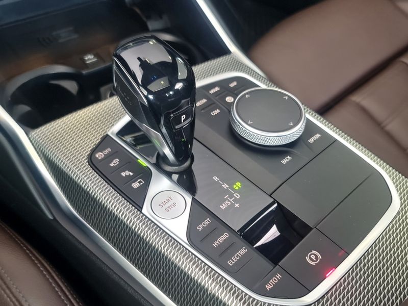 BMW 330e 2.0 16V TURBO HÍBRIDO M SPORT AUTOMÁTICO 2020/2021 CARRO DEZ NOVO HAMBURGO / Carros no Vale