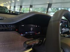 JEEP COMMANDER 2.0 HURRICANE 4 TURBO GASOLINA OVERLAND AT9 2024/2025 CARRO DEZ NOVO HAMBURGO / Carros no Vale