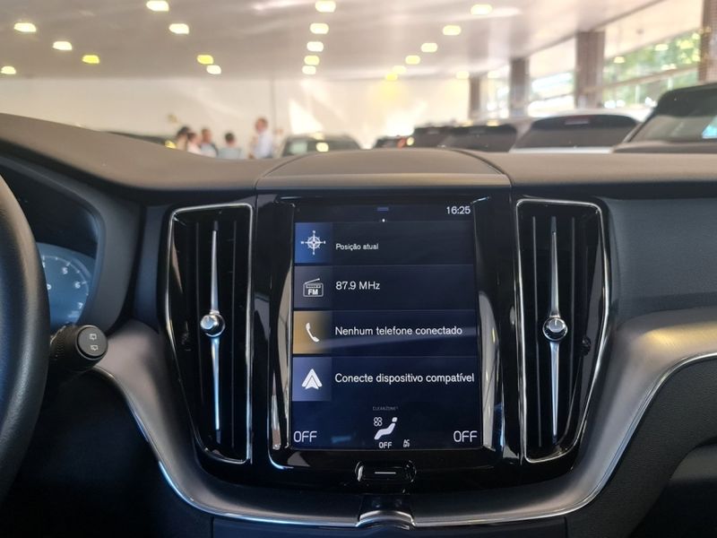 Volvo XC60 2.0 T5 GASOLINA MOMENTUM AWD GEARTRONIC 2018/2019 CARRO DEZ NOVO HAMBURGO / Carros no Vale