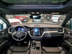 Volvo XC60 2.0 T8 RECHARGE R-DESIGN AWD GEARTRONIC 2022/2022 CARRO DEZ NOVO HAMBURGO / Carros no Vale