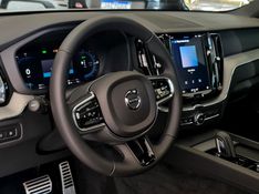 Volvo XC60 2.0 T8 RECHARGE R-DESIGN AWD GEARTRONIC 2022/2022 CARRO DEZ NOVO HAMBURGO / Carros no Vale