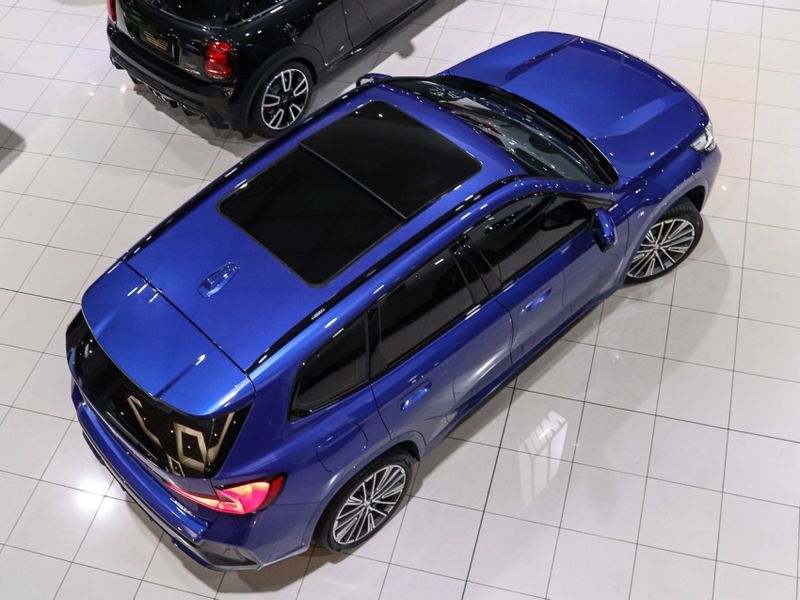BMW X1 2.0 16V TURBO GASOLINA SDRIVE20I M SPORT STEPTRONIC 2024/2025 VIA BELLA VEÍCULOS ESPECIAIS CAXIAS DO SUL / Carros no Vale