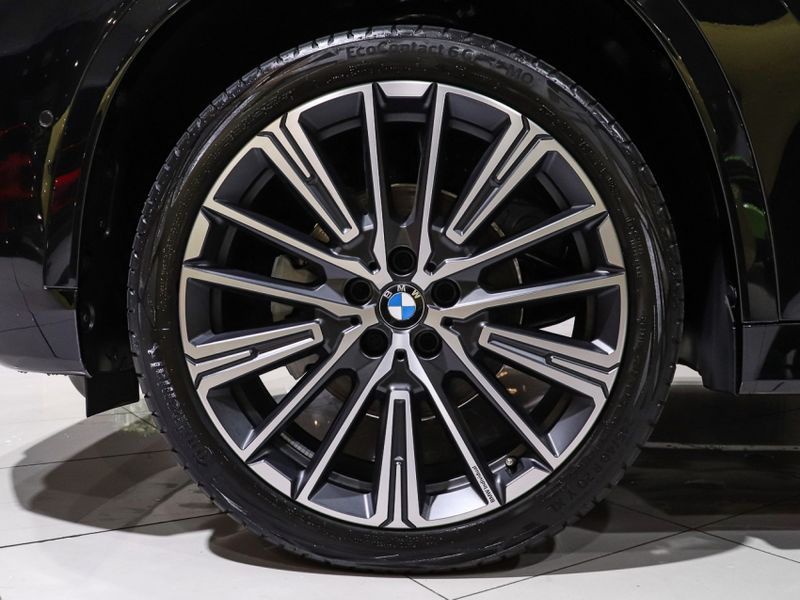 BMW X1 2.0 16V TURBO GASOLINA SDRIVE20I M SPORT STEPTRONIC 2024/2025 VIA BELLA VEÍCULOS ESPECIAIS CAXIAS DO SUL / Carros no Vale