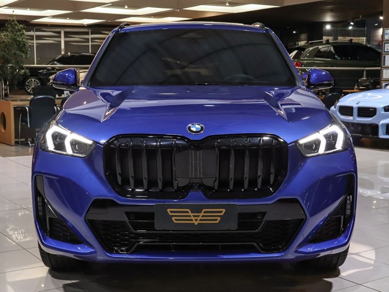 BMW X1 2.0 16V TURBO GASOLINA SDRIVE20I M SPORT STEPTRONIC 2024/2025 VIA BELLA VEÍCULOS ESPECIAIS CAXIAS DO SUL / Carros no Vale
