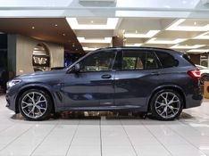 BMW X5 3.0 I6 TURBO HÍBRIDO XDRIVE45E M SPORT AUTOMÁTICO 2020/2021 VIA BELLA VEÍCULOS ESPECIAIS CAXIAS DO SUL / Carros no Vale