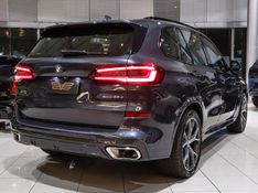 BMW X5 3.0 I6 TURBO HÍBRIDO XDRIVE45E M SPORT AUTOMÁTICO 2020/2021 VIA BELLA VEÍCULOS ESPECIAIS CAXIAS DO SUL / Carros no Vale