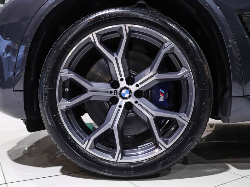 BMW X5 3.0 I6 TURBO HÍBRIDO XDRIVE45E M SPORT AUTOMÁTICO 2020/2021 VIA BELLA VEÍCULOS ESPECIAIS CAXIAS DO SUL / Carros no Vale