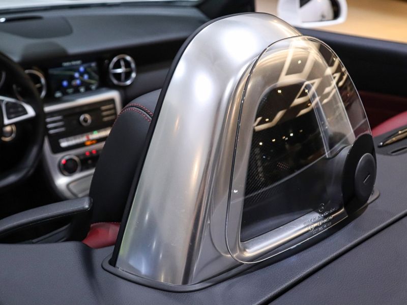 Mercedes-Benz SLC 300 2.0 CGI GASOLINA 9G-TRONIC 2016/2017 VIA BELLA VEÍCULOS ESPECIAIS CAXIAS DO SUL / Carros no Vale