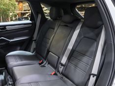 Porsche CAYENNE 3.0 V6 E-HYBRID PLATINUM EDITION AWD TIPTRONIC S 2022/2023 VIA BELLA VEÍCULOS ESPECIAIS CAXIAS DO SUL / Carros no Vale