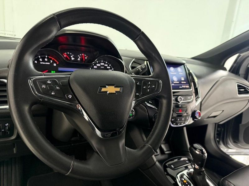 CHEVROLET CRUZE HATCH RS 1.4 TURBO 2023 SÓ MOTOS E AUTOMÓVEIS SANTA CRUZ DO SUL / Carros no Vale