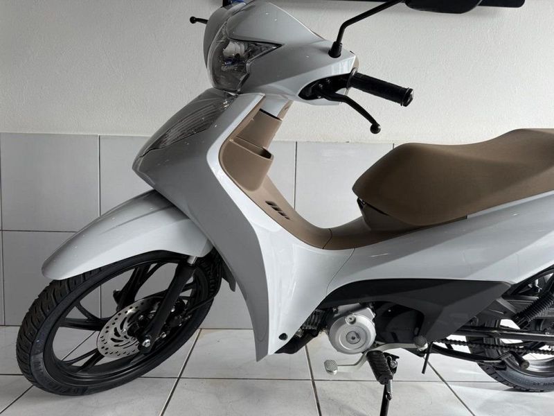 Honda Motos BIZ 125 EX 2025 SÓ MOTOS E AUTOMÓVEIS SANTA CRUZ DO SUL / Carros no Vale