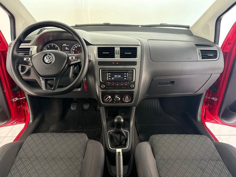 VOLKSWAGEN FOX TRENDLINE 1.0 2017 SÓ MOTOS E AUTOMÓVEIS SANTA CRUZ DO SUL / Carros no Vale