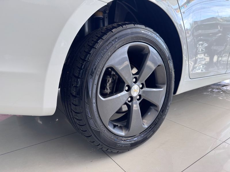 Chevrolet Cruze Lt 1.8 Ecotec 16v 2014/2014 COVEL VEICULOS ENCANTADO / Carros no Vale