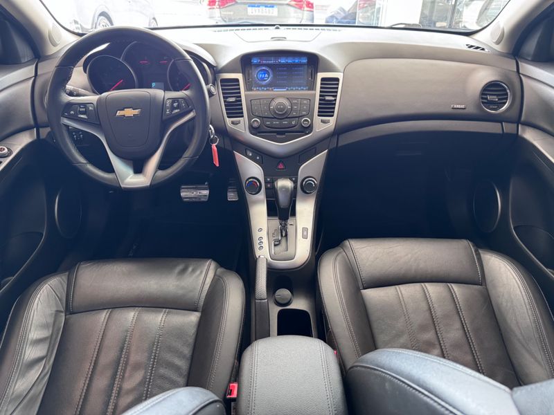 Chevrolet Cruze Lt 1.8 Ecotec 16v 2014/2014 COVEL VEICULOS ENCANTADO / Carros no Vale