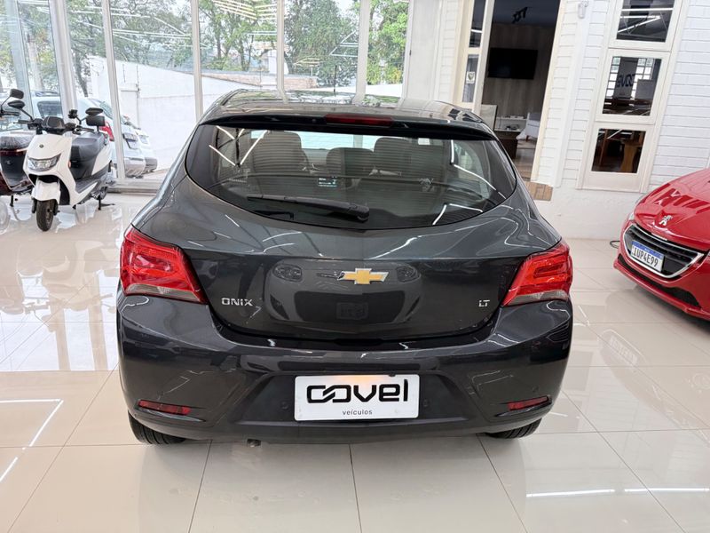 Chevrolet Onix 1.4 Mpfi Lt 8v 2018/2019 COVEL VEICULOS ENCANTADO / Carros no Vale