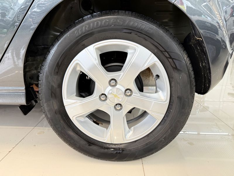 Chevrolet Onix 1.4 Mpfi Lt 8v 2018/2019 COVEL VEICULOS ENCANTADO / Carros no Vale
