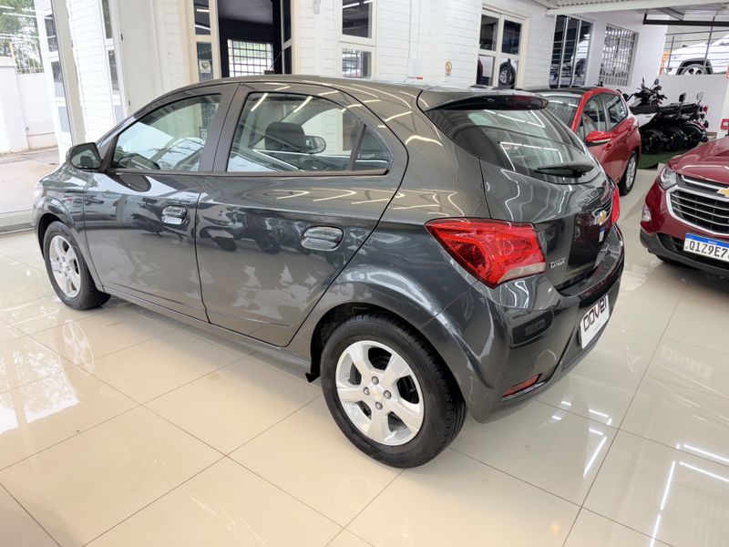 Chevrolet Onix 1.4 Mpfi Lt 8v 2018/2019 COVEL VEICULOS ENCANTADO / Carros no Vale