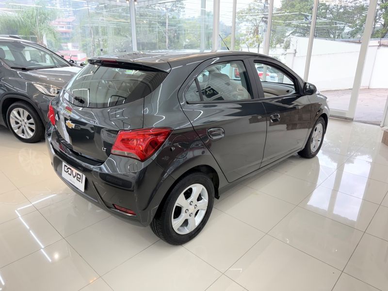 Chevrolet Onix 1.4 Mpfi Lt 8v 2018/2019 COVEL VEICULOS ENCANTADO / Carros no Vale