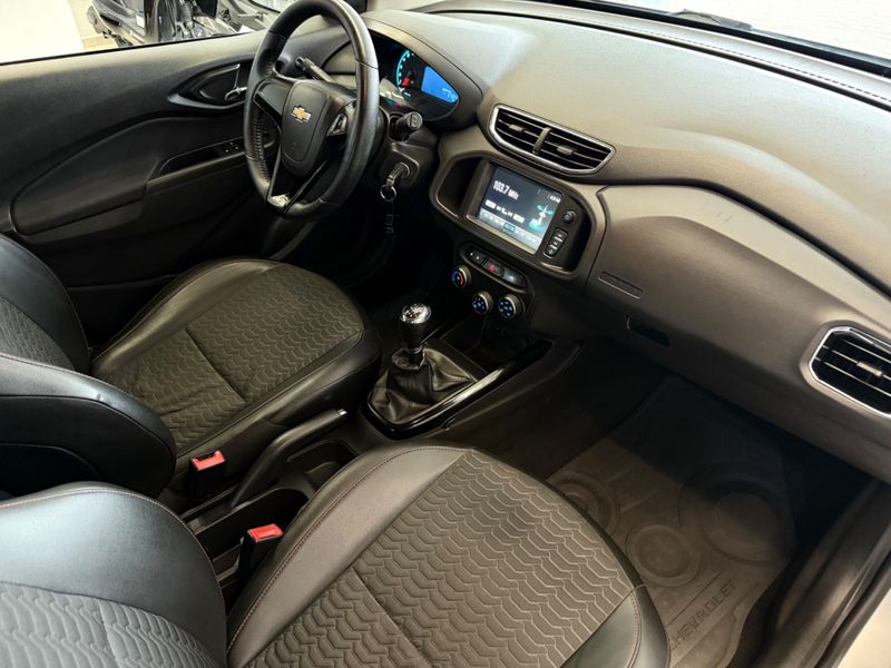 Chevrolet Onix Hatch Ltz 1.4 8v Flexpower Mec 2018/2018 COVEL VEICULOS ENCANTADO / Carros no Vale