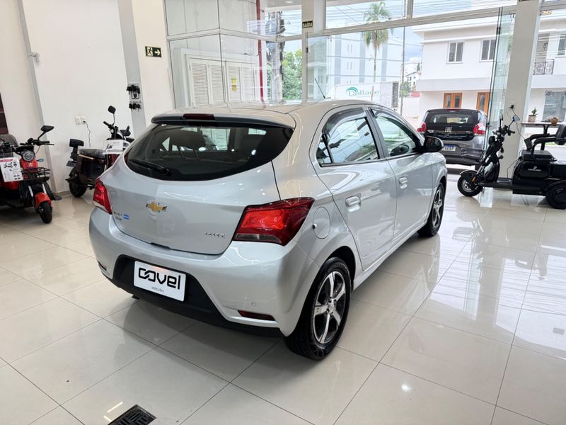 Chevrolet Onix Hatch Ltz 1.4 8v Flexpower Mec 2018/2018 COVEL VEICULOS ENCANTADO / Carros no Vale