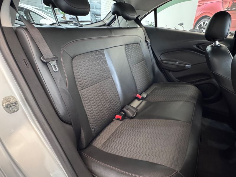 Chevrolet Onix Hatch Ltz 1.4 8v Flexpower Mec 2018/2018 COVEL VEICULOS ENCANTADO / Carros no Vale