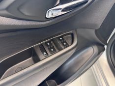 Chevrolet Onix Hatch Ltz 1.4 8v Flexpower Mec 2018/2018 COVEL VEICULOS ENCANTADO / Carros no Vale