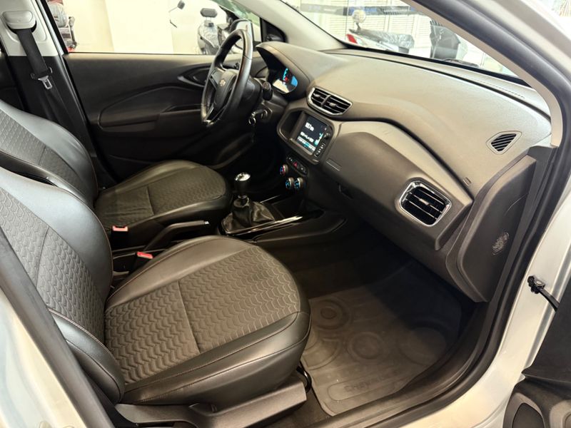 Chevrolet Onix Hatch Ltz 1.4 8v Flexpower Mec 2018/2018 COVEL VEICULOS ENCANTADO / Carros no Vale