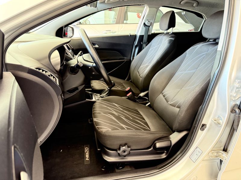 Hyundai Hb20 1.0 Comfort Style 12v 2013/2013 COVEL VEICULOS ENCANTADO / Carros no Vale