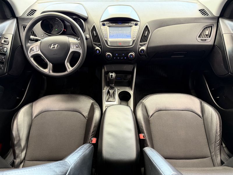 Hyundai Ix35 2.0 Launching Edition 16v 2015/2016 COVEL VEICULOS ENCANTADO / Carros no Vale