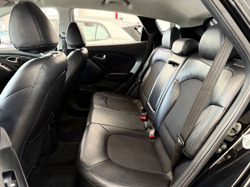 Hyundai Ix35 2.0 Launching Edition 16v 2015/2016 COVEL VEICULOS ENCANTADO / Carros no Vale