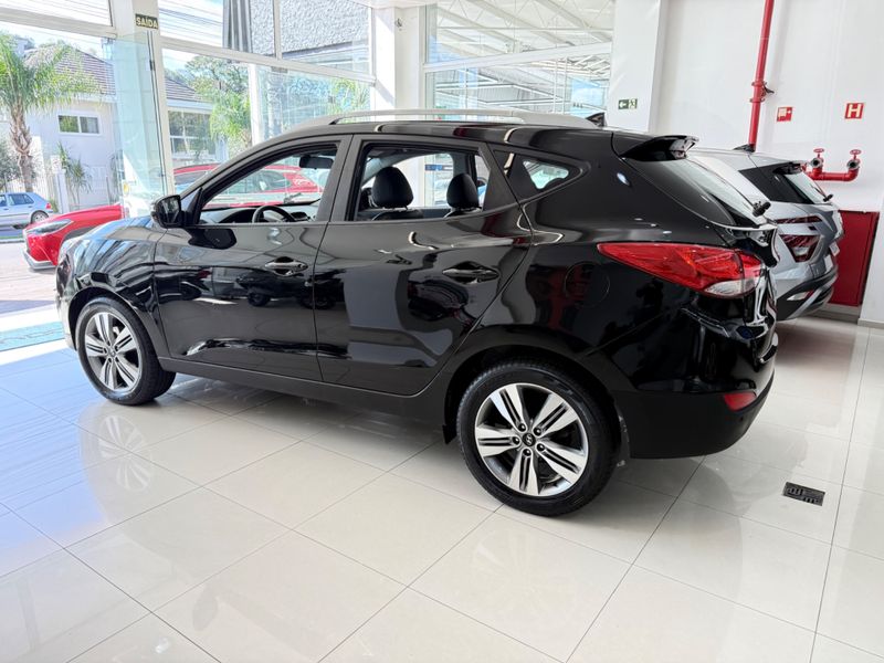 Hyundai Ix35 2.0 Launching Edition 16v 2015/2016 COVEL VEICULOS ENCANTADO / Carros no Vale