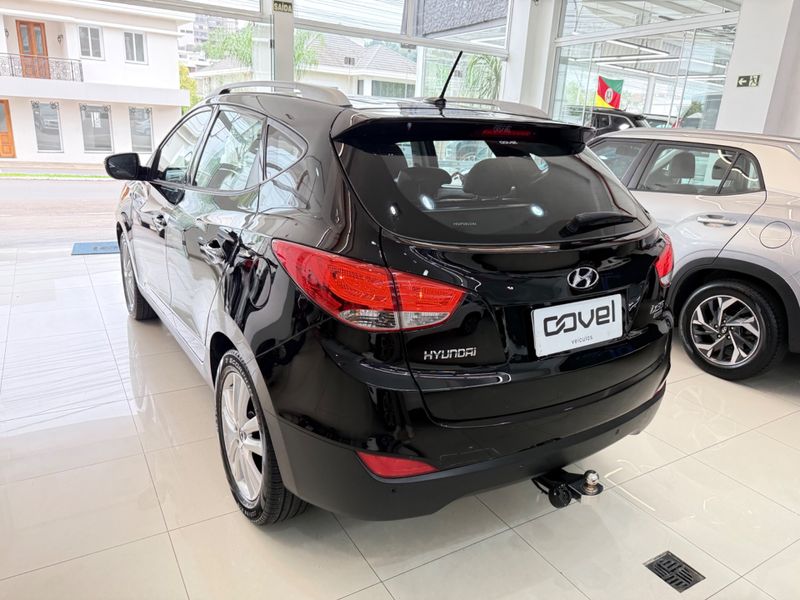 Hyundai Ix35 2.0 Mpfi Gls Gas 2013/2014 COVEL VEICULOS ENCANTADO / Carros no Vale