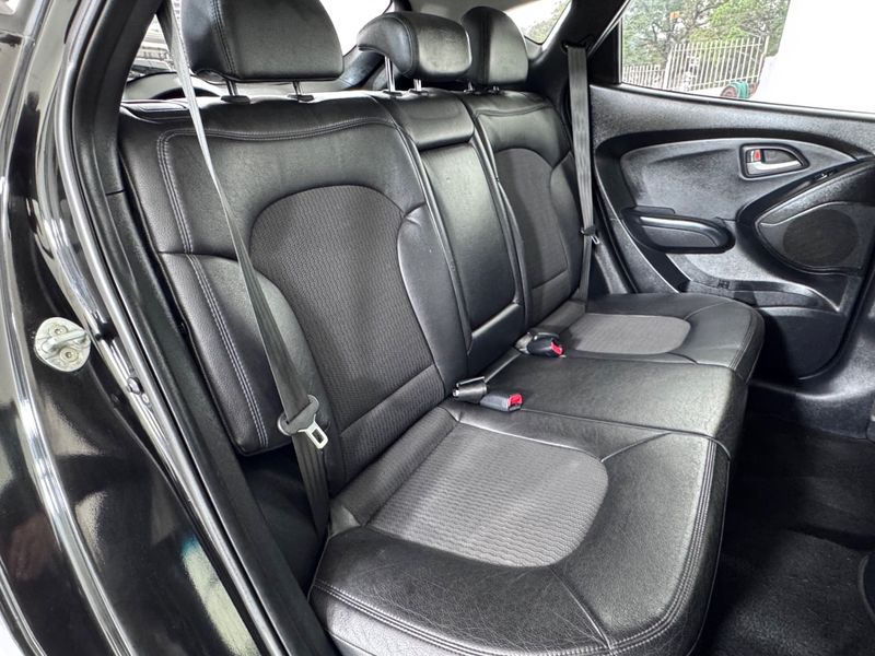 Hyundai Ix35 2.0 Mpfi Gls Gas 2013/2014 COVEL VEICULOS ENCANTADO / Carros no Vale