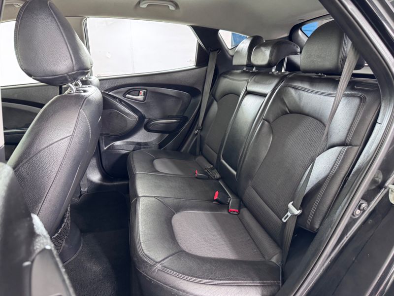 Hyundai Ix35 2.0 Mpfi Gls Gas 2013/2014 COVEL VEICULOS ENCANTADO / Carros no Vale