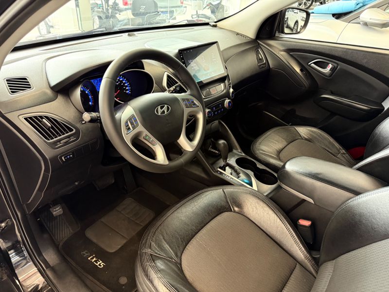 Hyundai Ix35 2.0 Mpfi Gls Gas 2013/2014 COVEL VEICULOS ENCANTADO / Carros no Vale