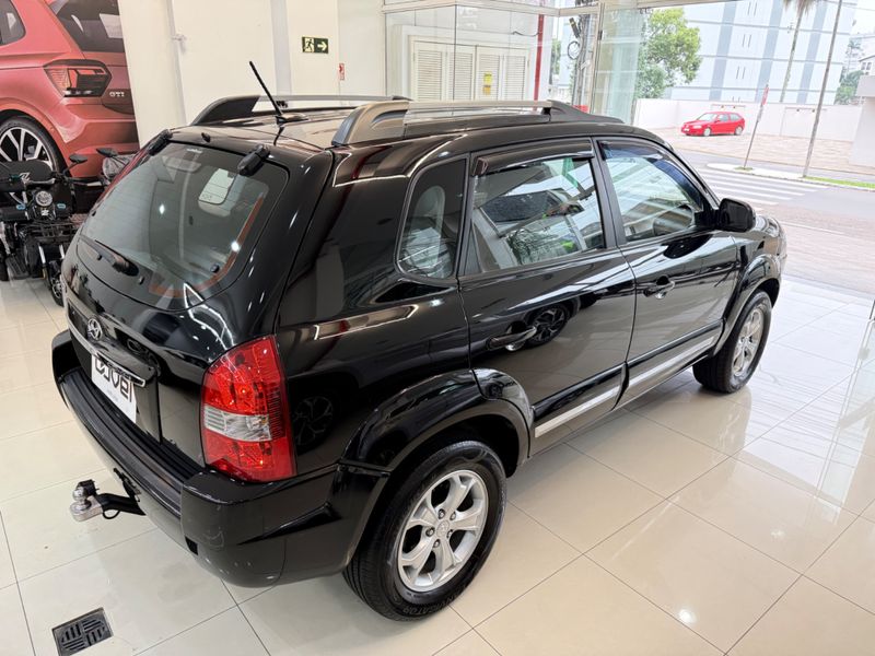 Hyundai Tucson Glsb 2013/2014 COVEL VEICULOS ENCANTADO / Carros no Vale