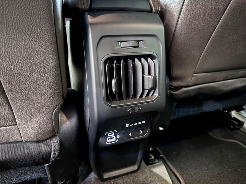 Jeep Commander Overland Td380 4×4 Turbo 2024/2024 COVEL VEICULOS ENCANTADO / Carros no Vale